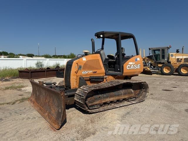 CASE 650M LGP Pásové dozéry