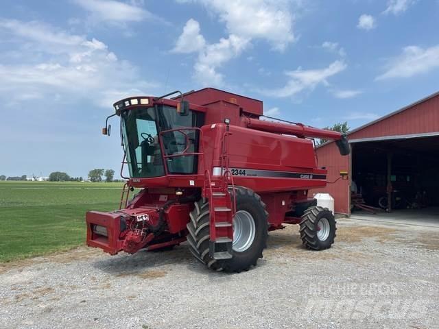 Case IH 2344 Kombinované zberacie stroje