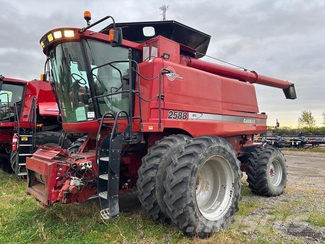 Case IH 2588 Kombinované zberacie stroje