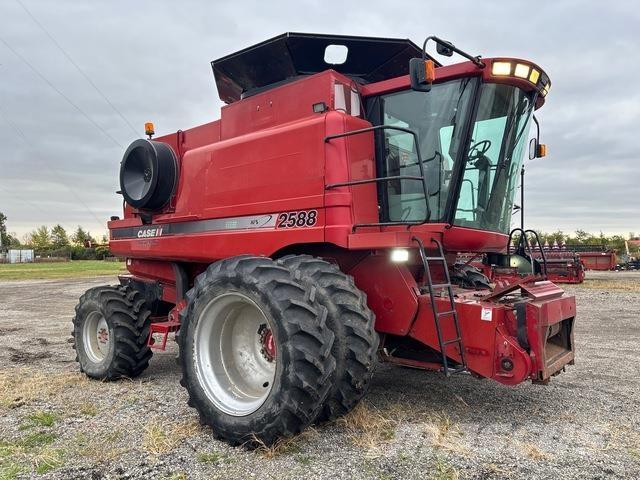 Case IH 2588 Kombinované zberacie stroje