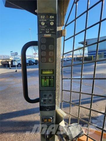 CASE TR270 Šmykom riadené nakladače