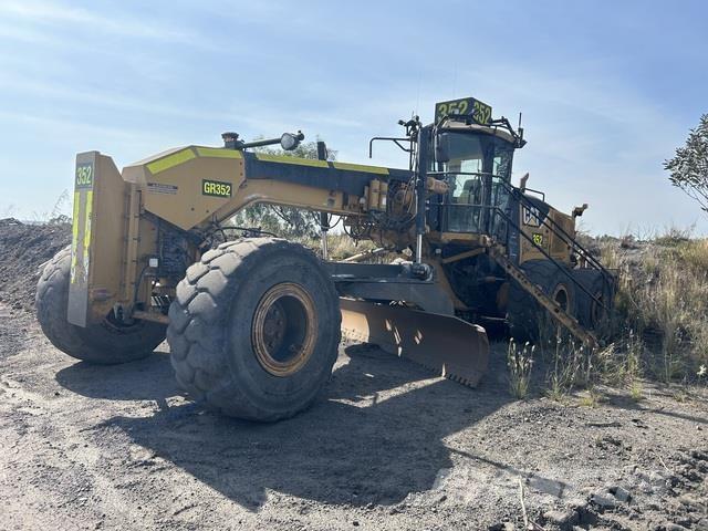 CAT 16M Grejdery