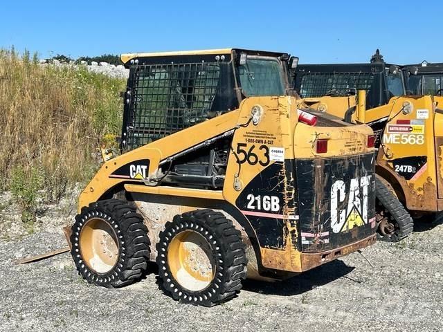 CAT 216B Šmykom riadené nakladače