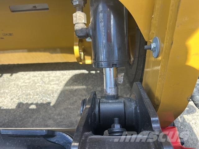 CAT 216B3 Šmykom riadené nakladače