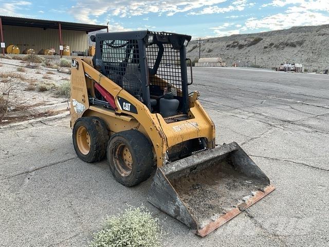 CAT 226B Šmykom riadené nakladače