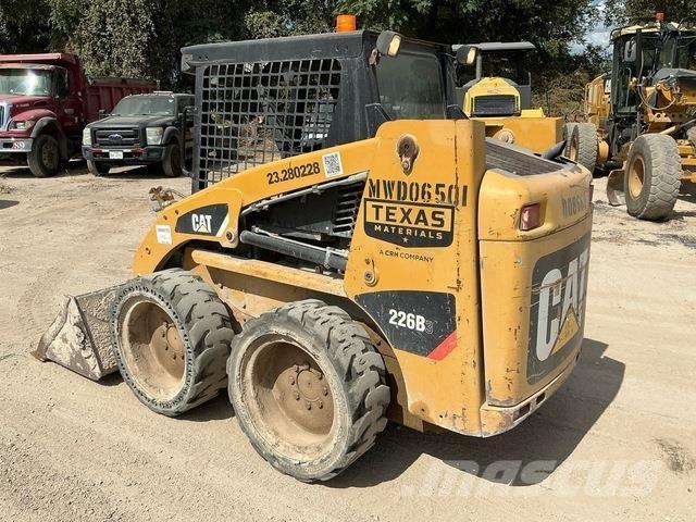 CAT 226B3 Šmykom riadené nakladače