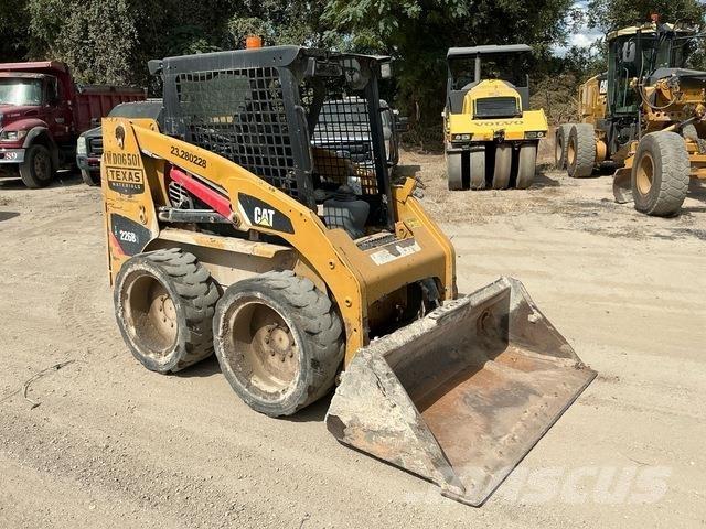 CAT 226B3 Šmykom riadené nakladače