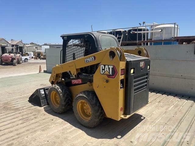 CAT 226D3 Šmykom riadené nakladače