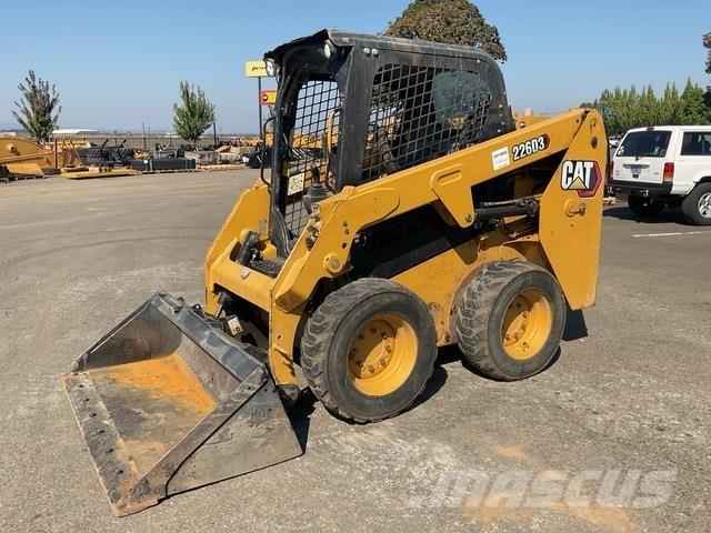 CAT 226D3 Šmykom riadené nakladače