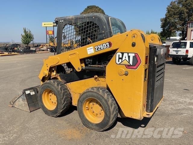 CAT 226D3 Šmykom riadené nakladače