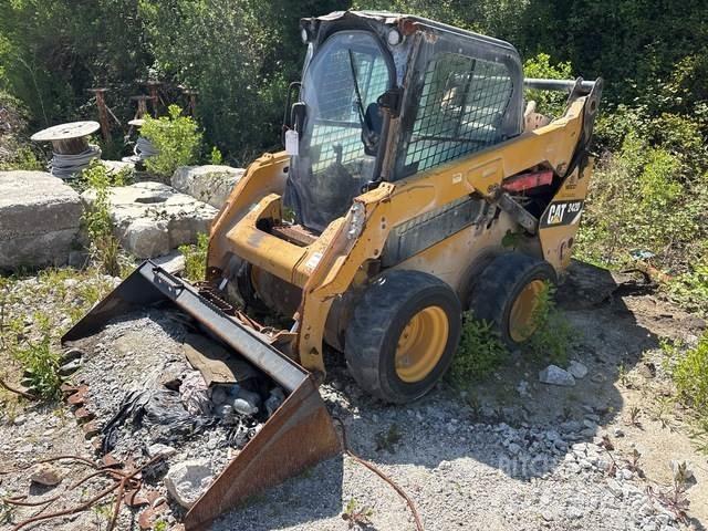 CAT 242D Šmykom riadené nakladače