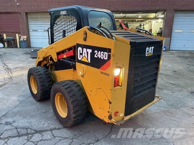 CAT 246D Šmykom riadené nakladače