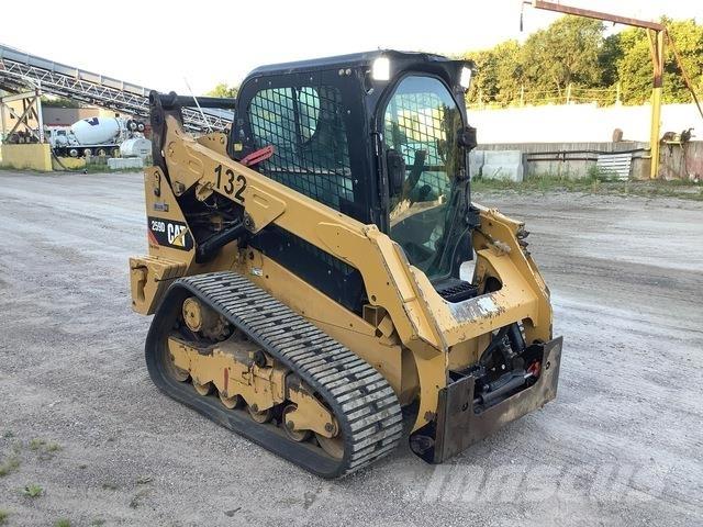 CAT 259D Šmykom riadené nakladače