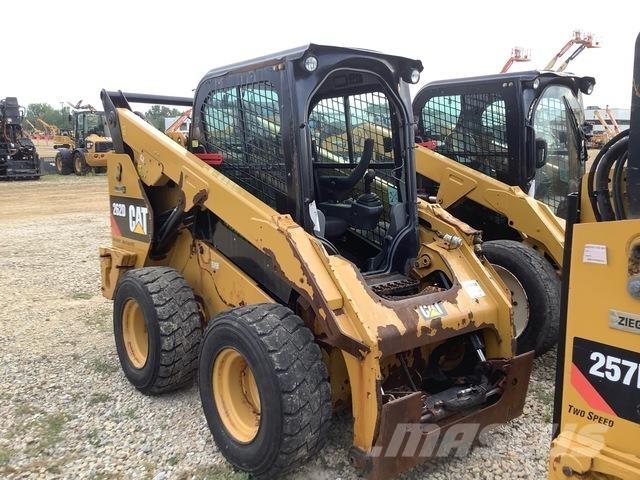 CAT 262D Šmykom riadené nakladače