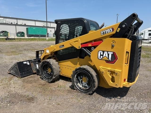 CAT 272D3 Šmykom riadené nakladače