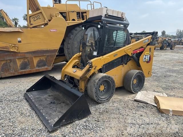 CAT 272D3 XE Šmykom riadené nakladače