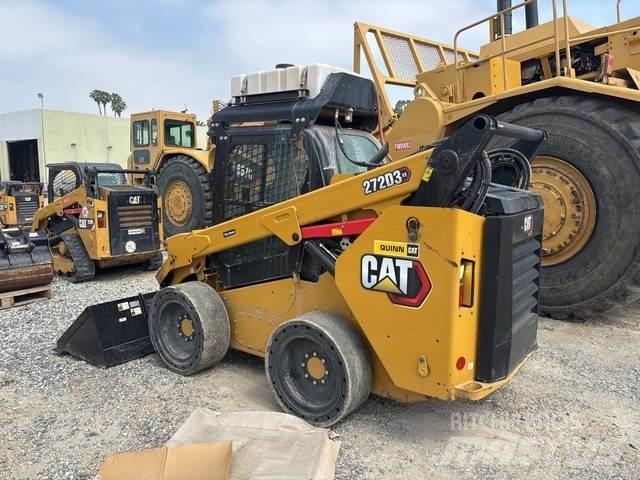 CAT 272D3 XE Šmykom riadené nakladače