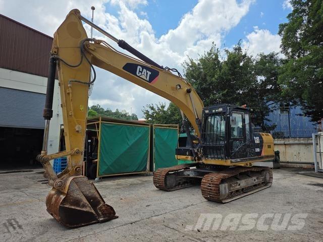 CAT 320D2 Pásové rýpadlá