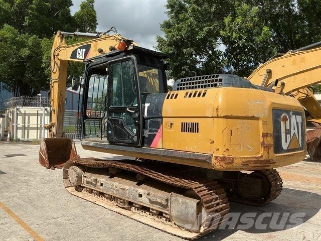 CAT 320D2 Pásové rýpadlá