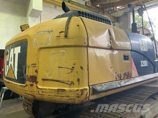 CAT 320D2 Pásové rýpadlá