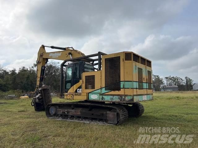 CAT 321D Pásové rýpadlá