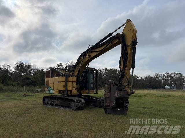 CAT 321D Pásové rýpadlá