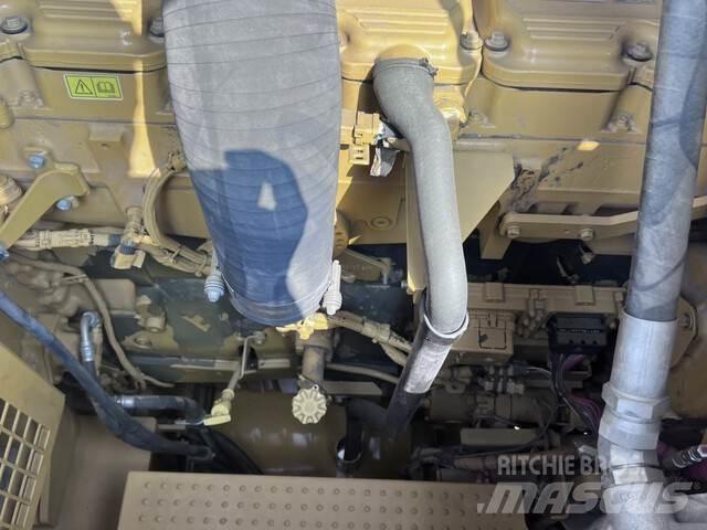 CAT 395 Pásové rýpadlá