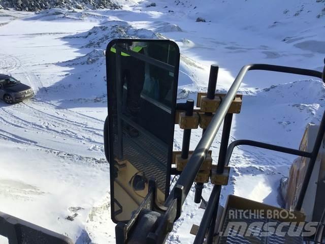 CAT 6060 FC AC Pásové rýpadlá