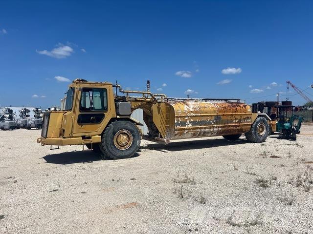 CAT 613C Cisterny na vodu