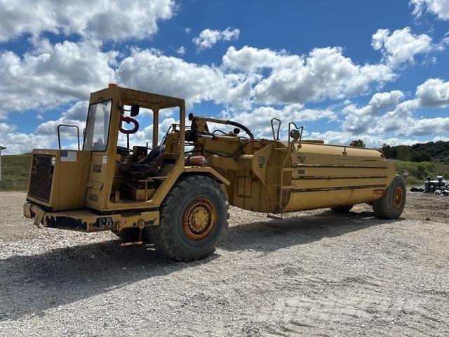 CAT 613C Cisterny na vodu