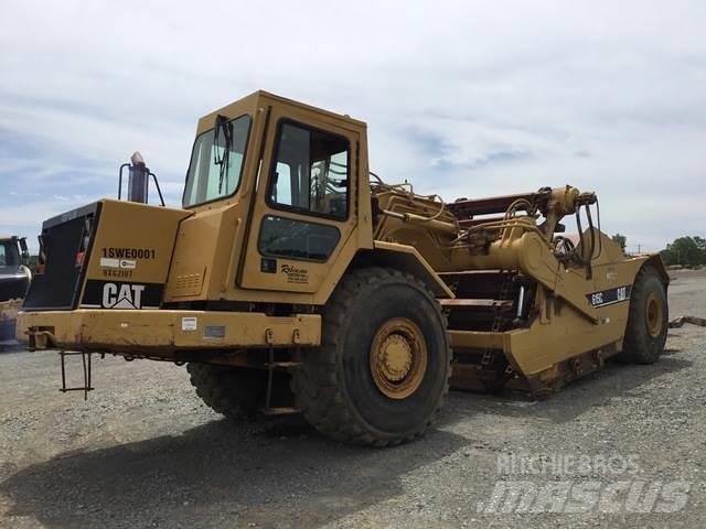 CAT 615C Skrejpre