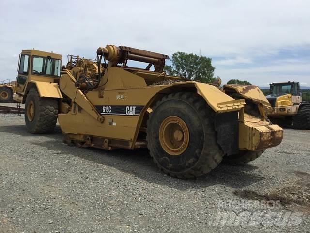 CAT 615C Skrejpre