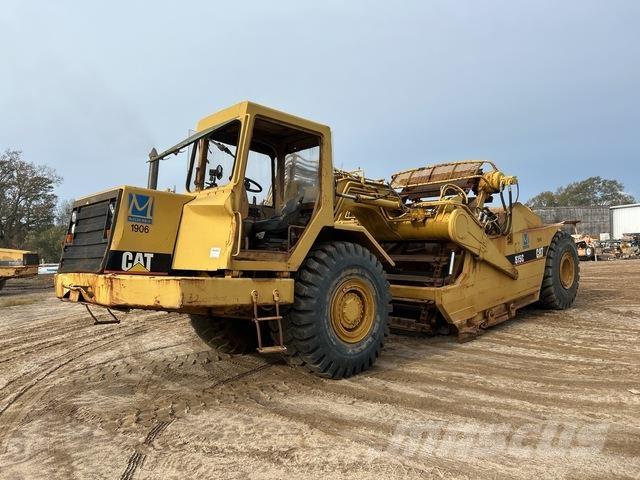 CAT 615C Skrejpre