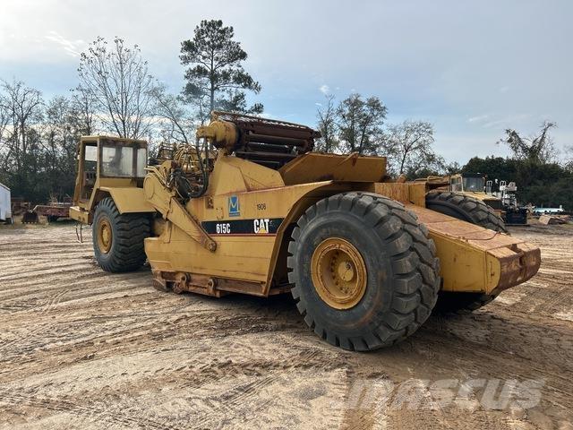 CAT 615C Skrejpre