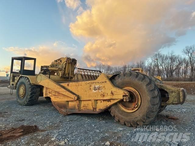 CAT 621 Skrejpre