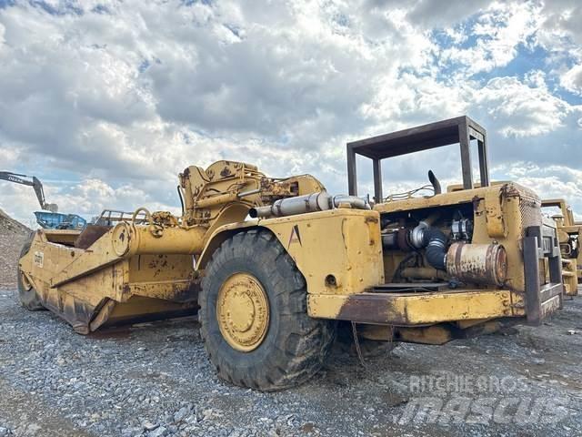 CAT 621 Skrejpre