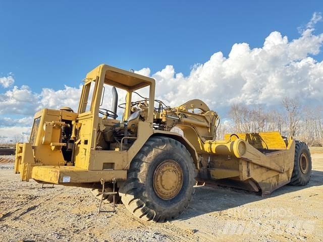 CAT 621B Skrejpre