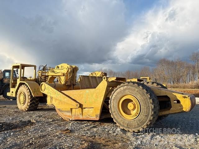 CAT 621B Skrejpre