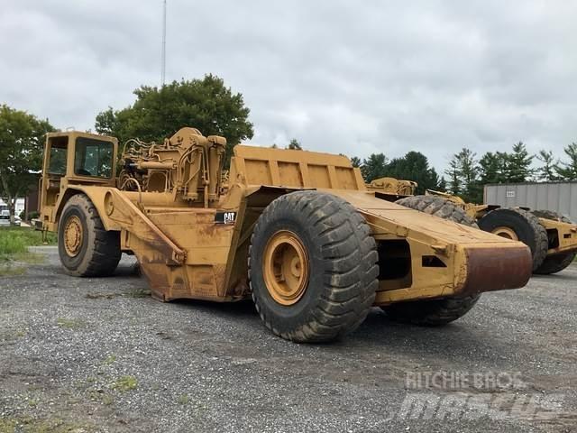 CAT 621B Skrejpre