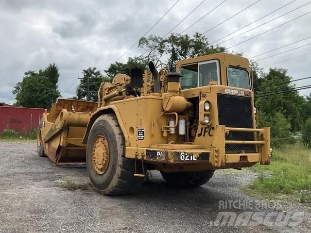 CAT 621B Skrejpre