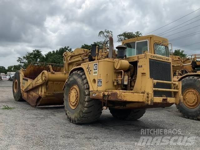 CAT 621B Skrejpre