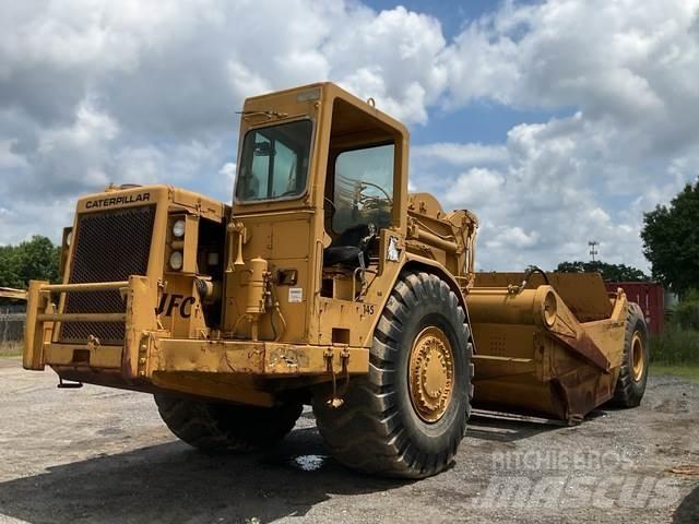 CAT 621B Skrejpre