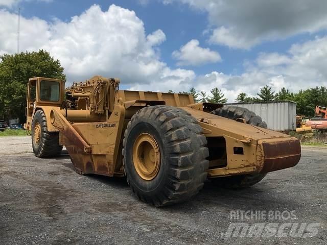 CAT 621B Skrejpre