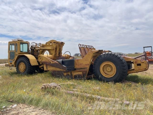 CAT 621B Skrejpre