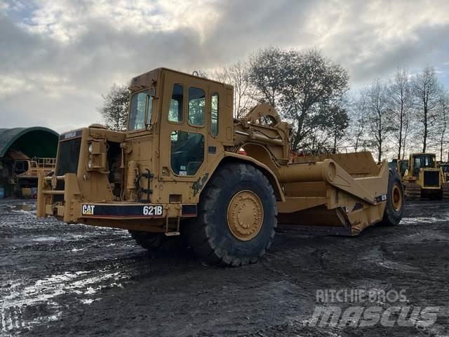 CAT 621B Skrejpre