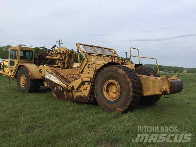 CAT 621G Skrejpre