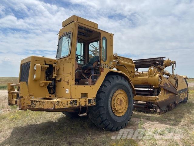 CAT 623B Skrejpre