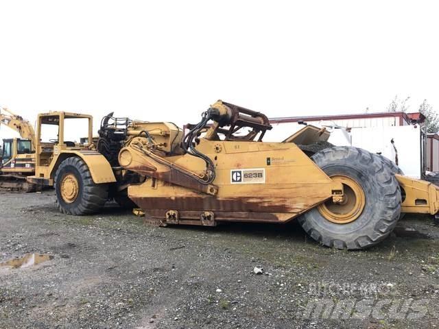 CAT 623B Skrejpre