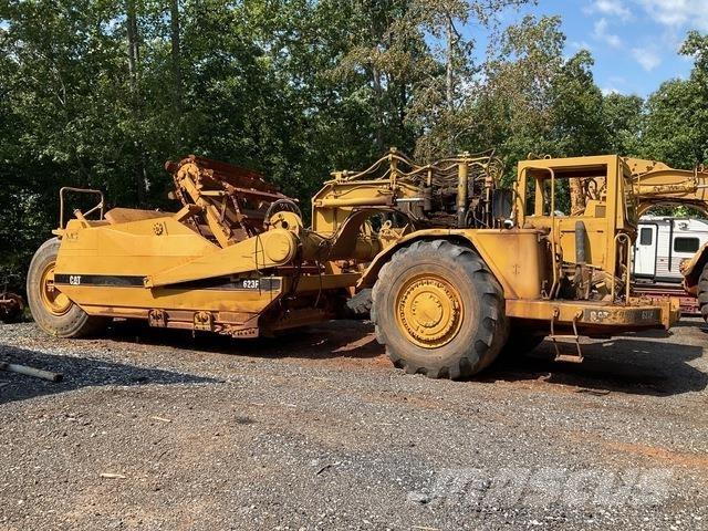 CAT 623F Skrejpre
