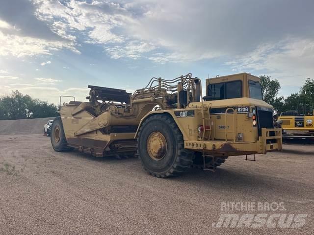 CAT 623G Skrejpre